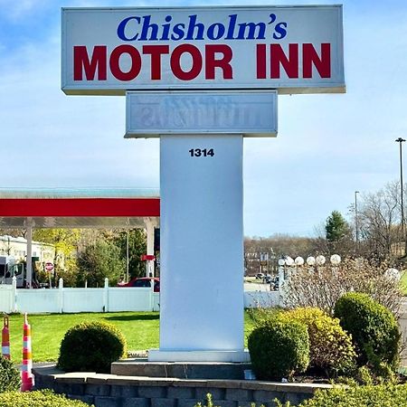 Chisholm'S Motor Inn Saugus Bagian luar foto