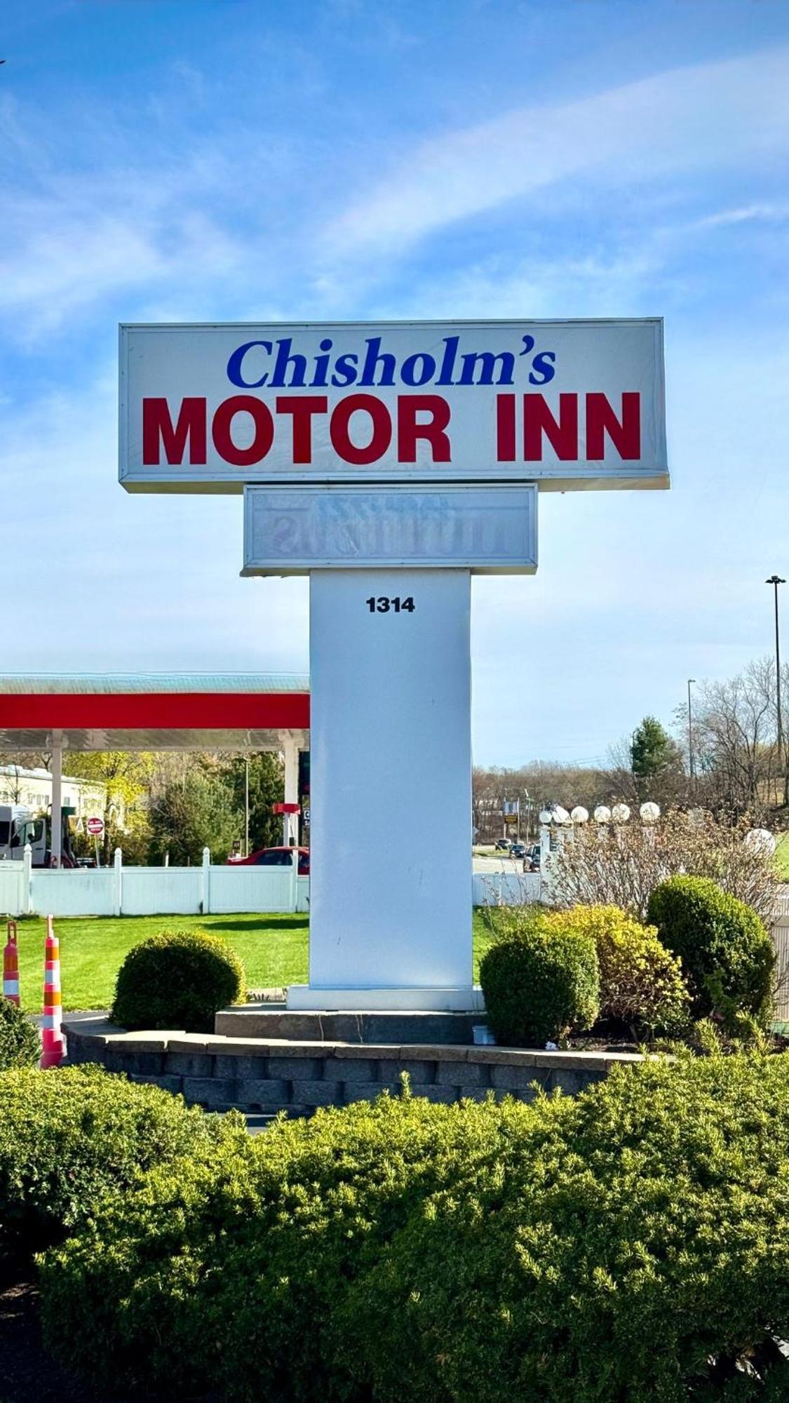 Chisholm'S Motor Inn Saugus Bagian luar foto
